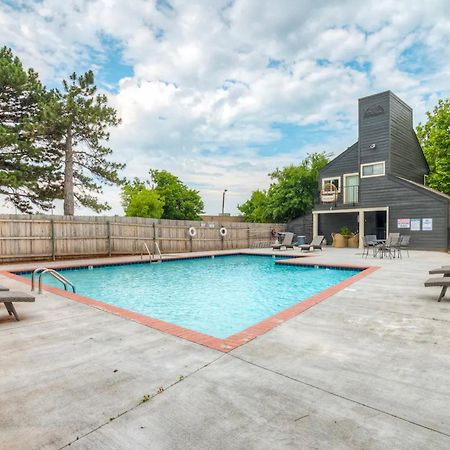 Cozy Updated Cove Of Heaven, 5Mins To Lake Hefner! أوكلاهوما سيتي المظهر الخارجي الصورة