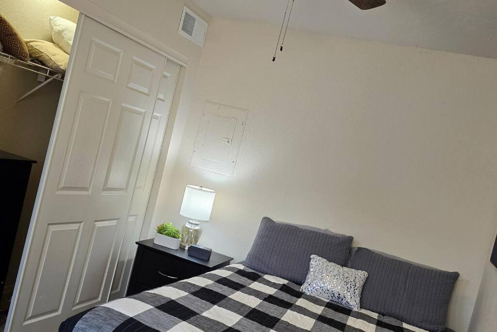 Cozy Updated Cove Of Heaven, 5Mins To Lake Hefner! أوكلاهوما سيتي المظهر الخارجي الصورة
